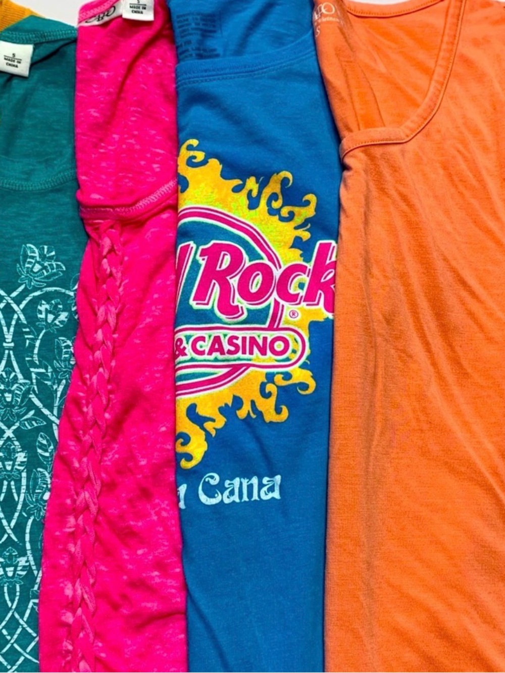 🩷 4- Piece Lot Tops Size Small